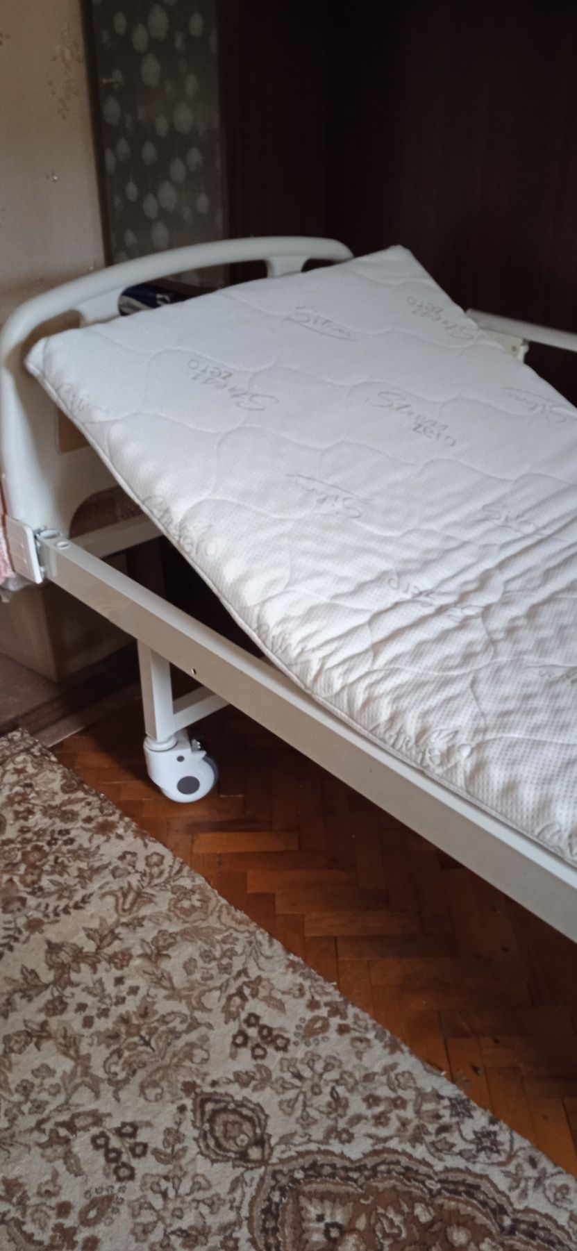 Медицинско легло