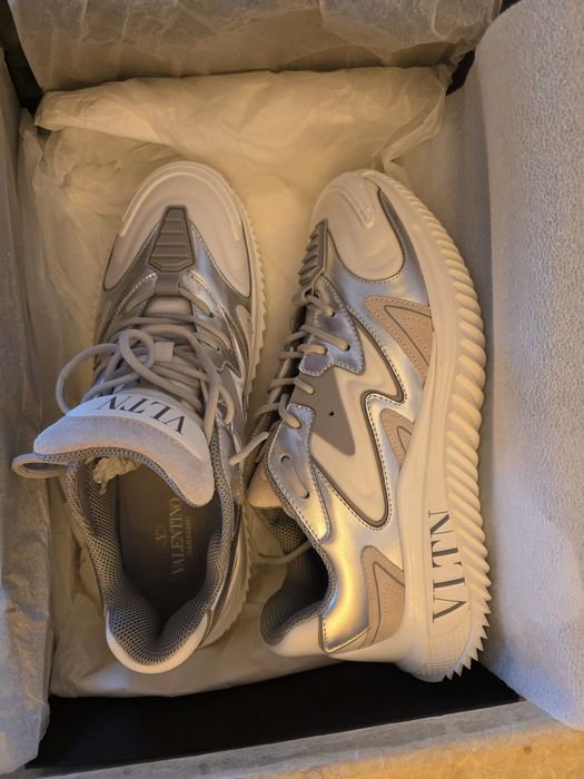 Valentino Garavani wade runner