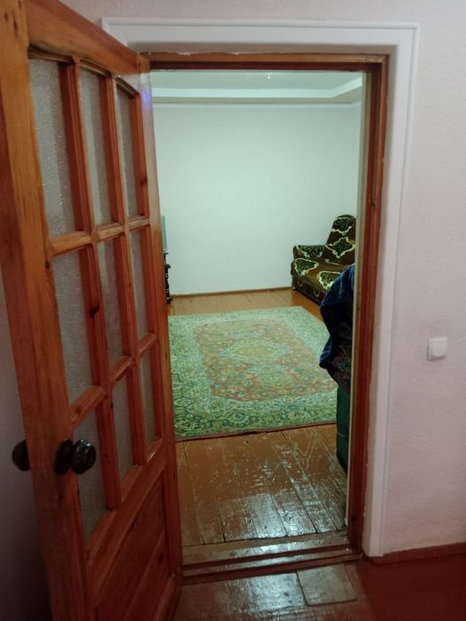 Uy sotiladi jizzax shaxar navoiy max u.shokirov beton kucha