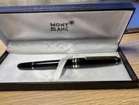 Stilou Mont Blanc negru cu auriu, penita aurie si argintie, rezerva/ce