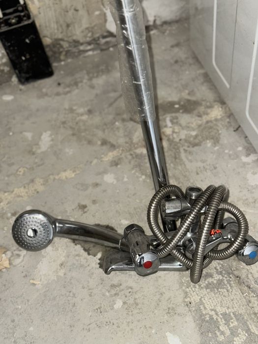 Пералния и душ батерия