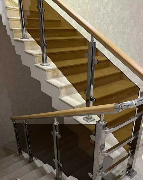 Перила из нержавейки и стекла. Доставка и монтаж бесплатно!