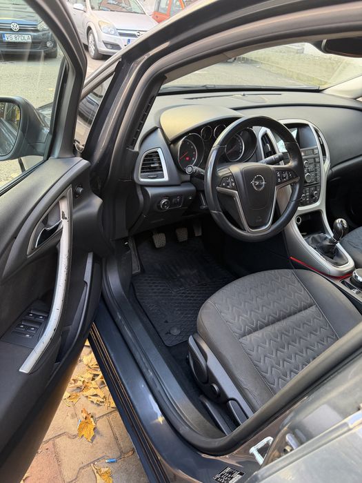 Vand Opel Astra J 2013 1.4 turbo 140cp