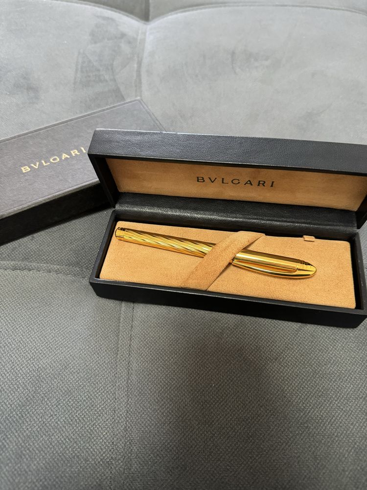 Ручка BVLGARI с золотым пером