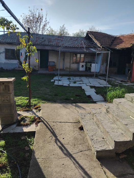 Продавам каща с.славяново obl.haskovo