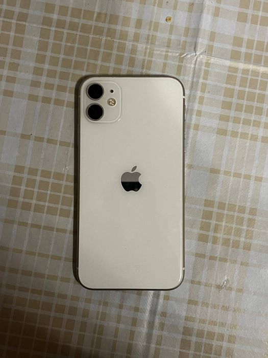 Iphone 11 64gb бял