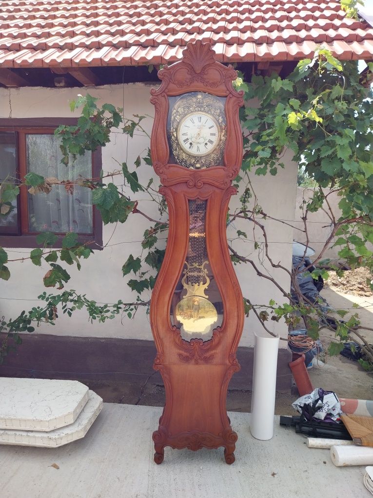Ceas din lemn în stare de funcționare
