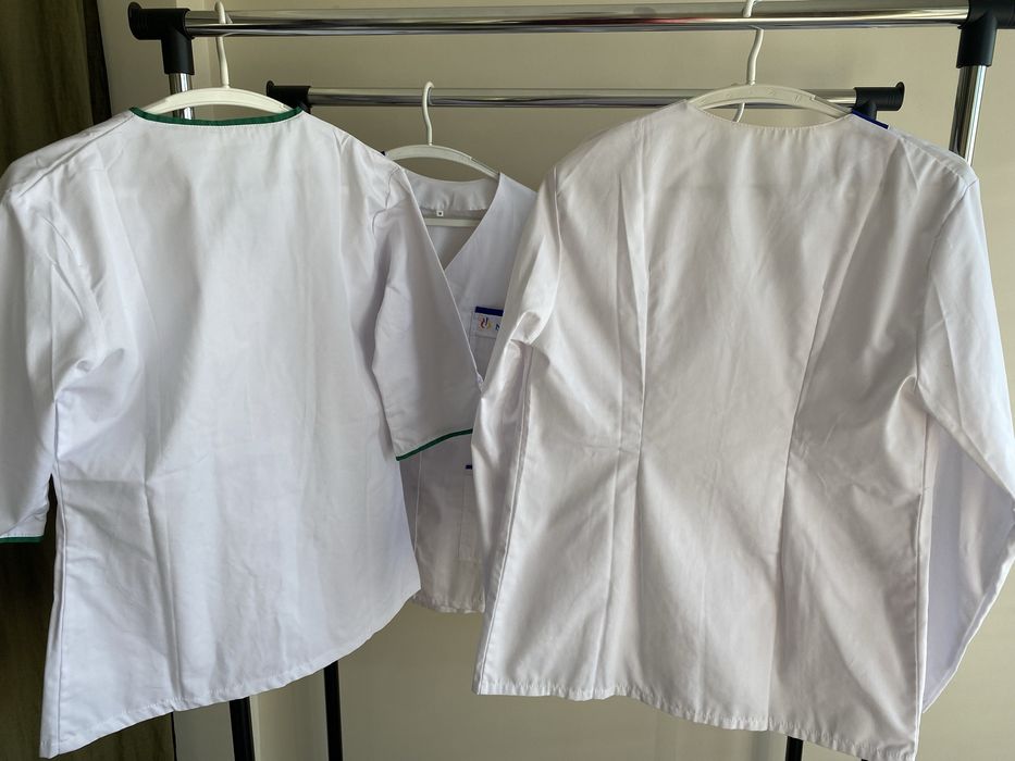 Set 4 halate NOI albe medicale M calitative cu mânecā lunga & scurtă