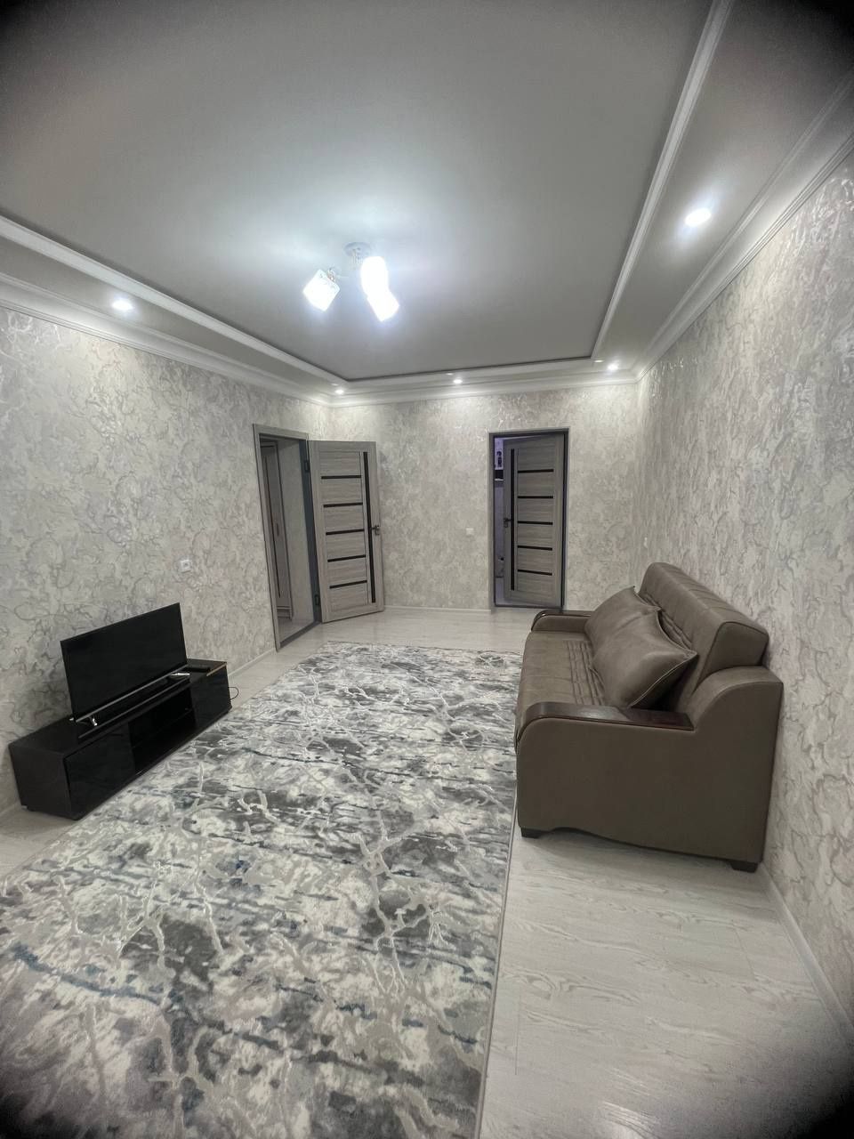 Яшнабадский р-н, Куйлюк центр 2х комнатная квартира 2/1/9, 67м².