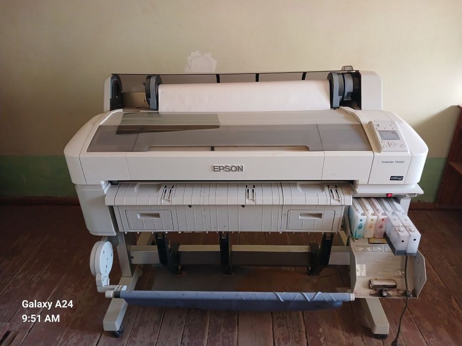 Plotter printer sotiladi