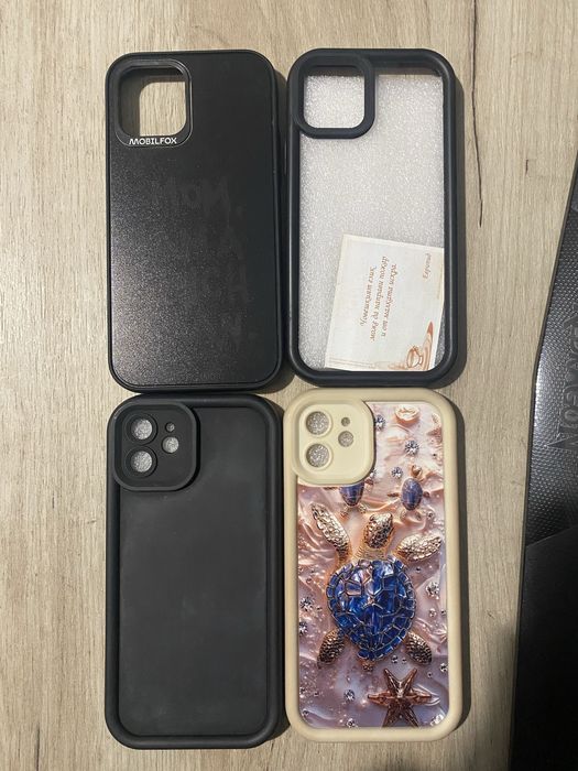 Iphone 12 + 7 кейса подарък