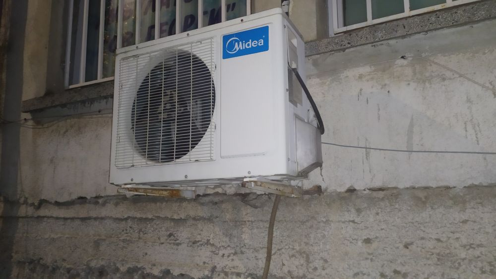 Не инверторен Климатик 18 Мидеа