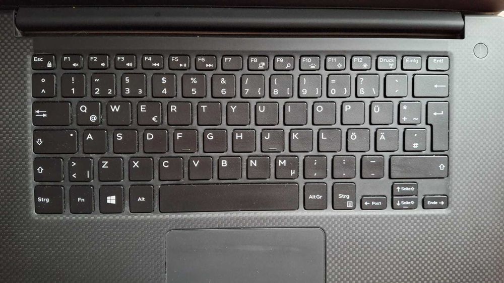 Vand Dell XPS 15 9560 | i7 + 32GB RAM |