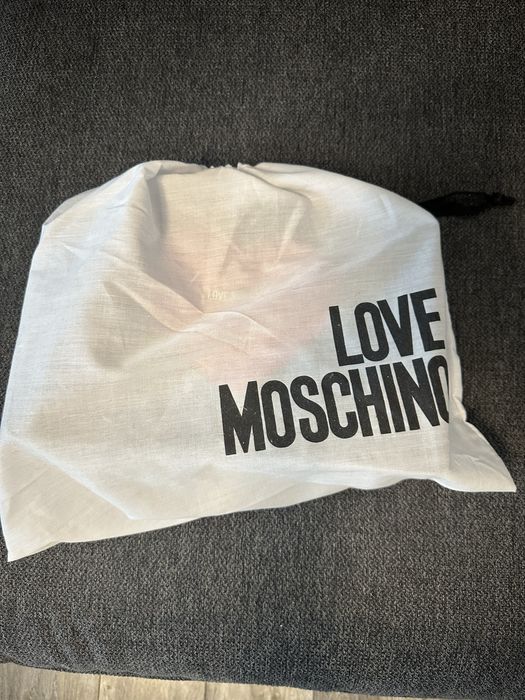 Дамска чанта Love Moschino нова!