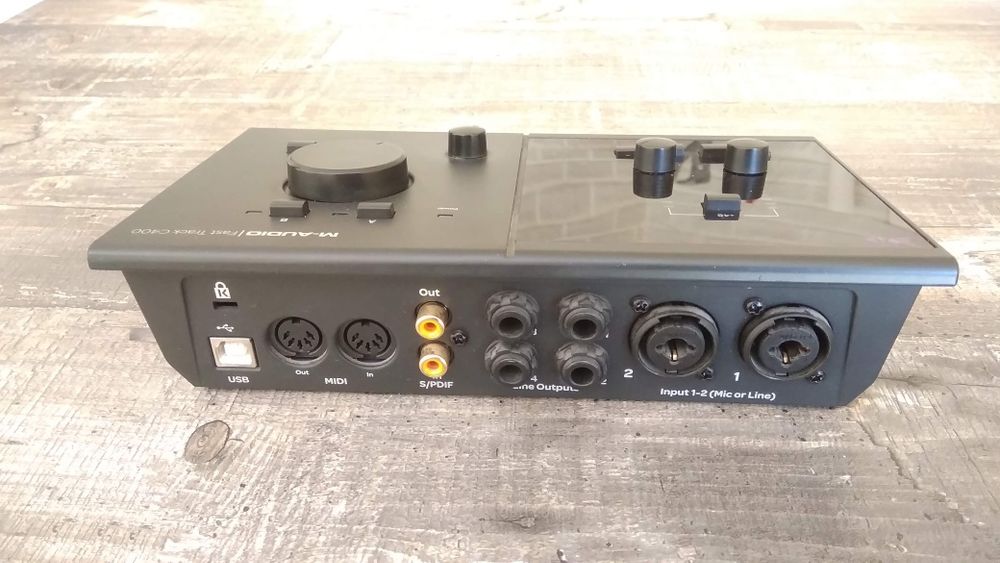M-Audio Fast Track C400 - USB аудио интерфейс