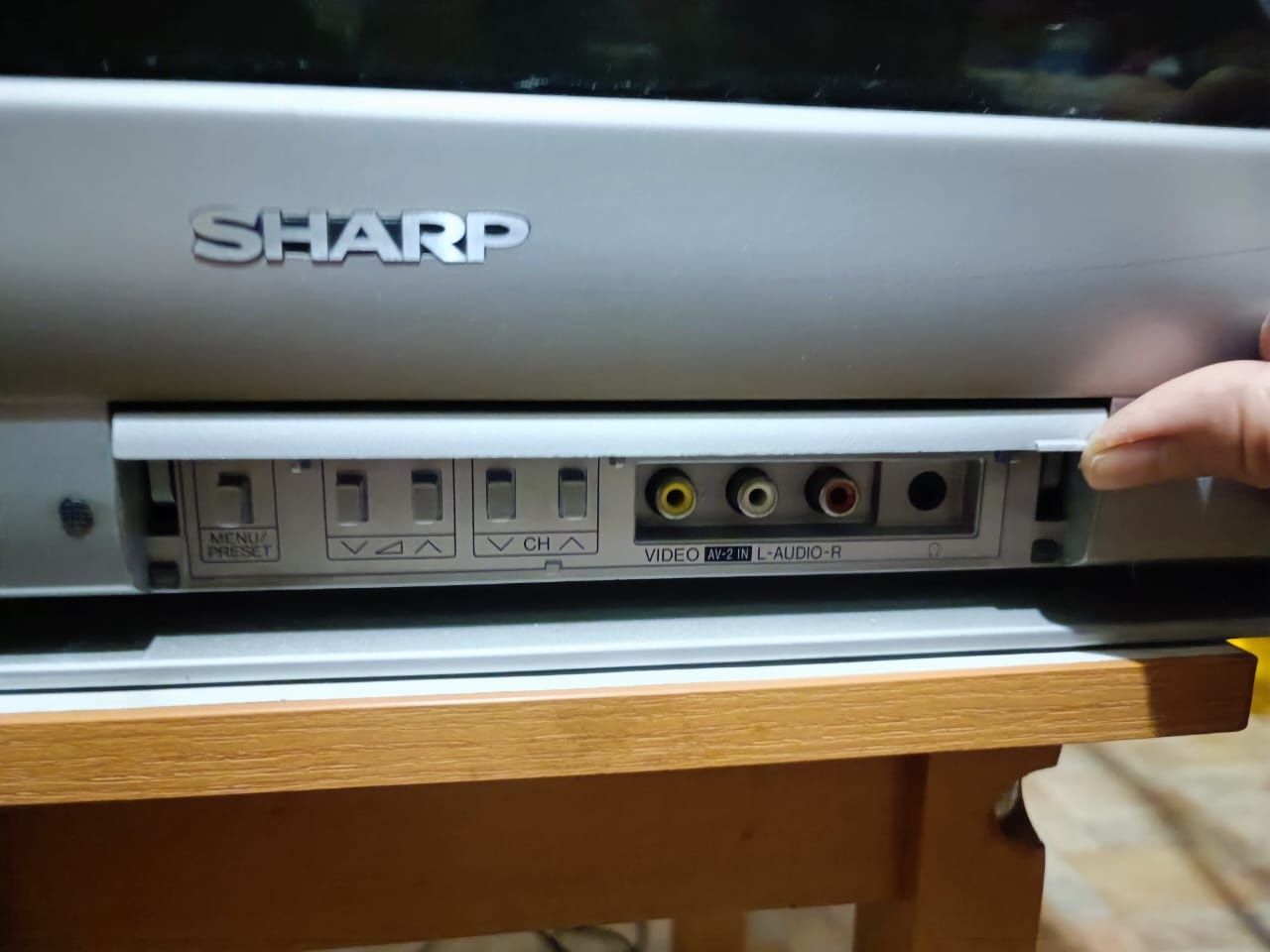 Телевизор Sharp 21 дюйм