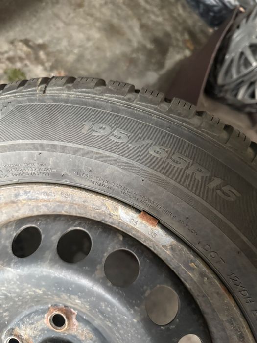 Set 4 Roti cu anvelope stare foarte buna Skoda 195/65/15