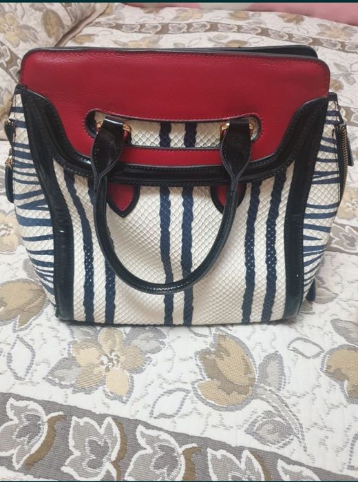 Продам женскую сумочку Новая