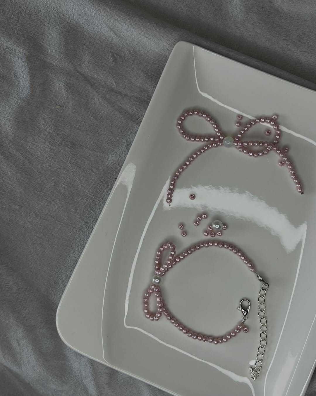 Bratari, lantisoare, brelocuri din perle Handmade.