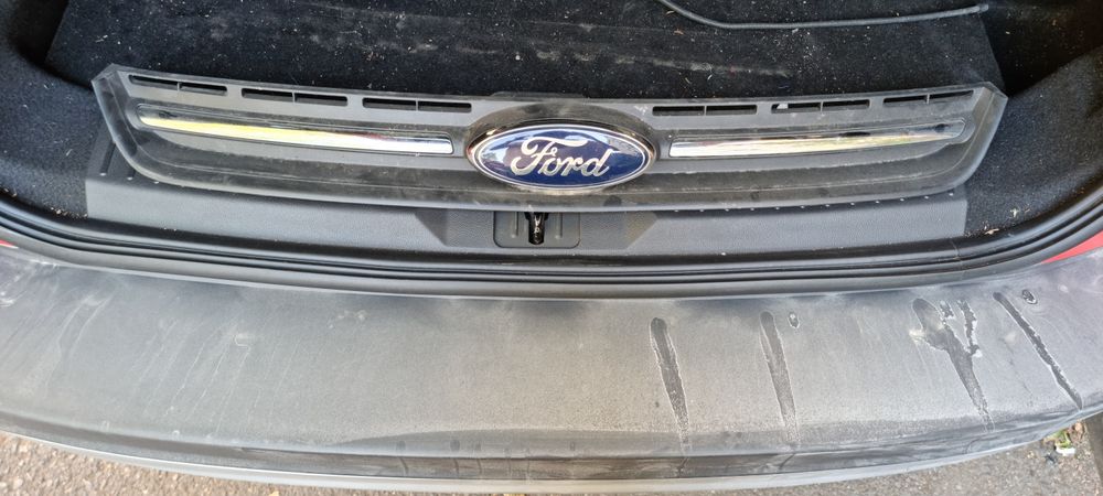 Grila radiator Ford Kuga 2015