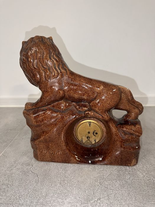Vand ceas mecanic in forma de leu din ceramica veche (arta, decor)