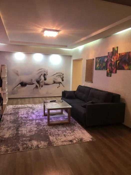 Сдам евро квартиру на Цум космонавт