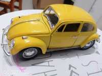 Jucărie /macheta Volkswagen Beetle scara 1:18, Road Tough