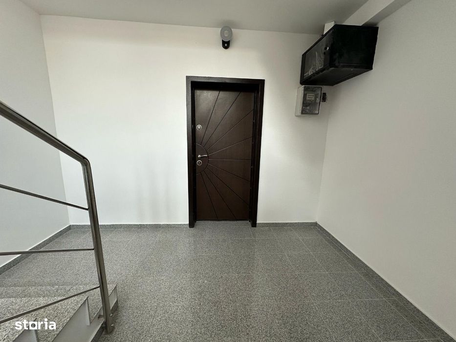 Apartament 4 camere Demisol Înalt