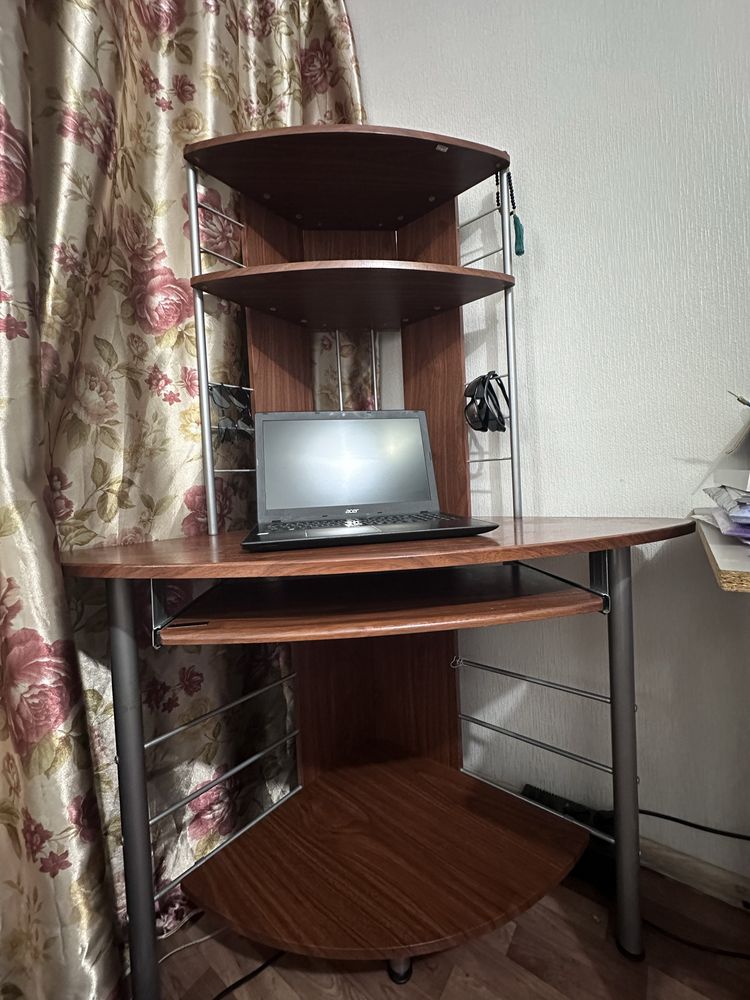 Угловой стол для компьютера