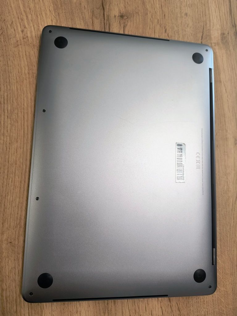 Macbook pro 13" inch 2019
