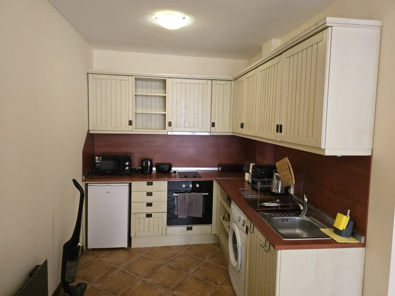 Дава се под наем Двустаен апартамент в Банско - 75 кв.м за 612 € - Снимка #12