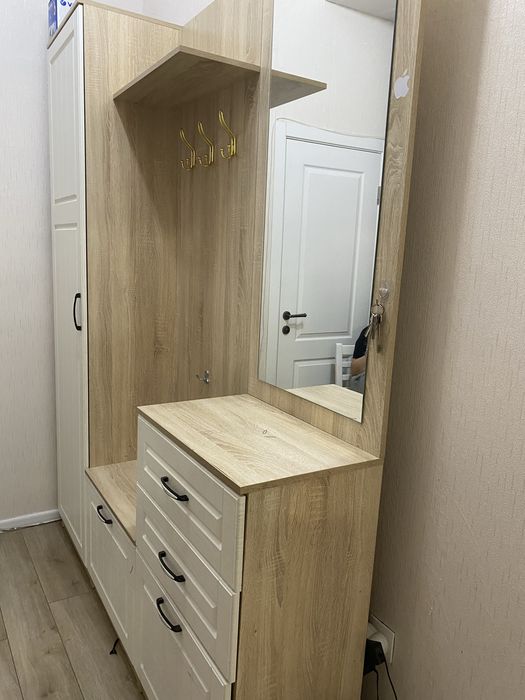 Шкаф в прихожую, продам срочно!