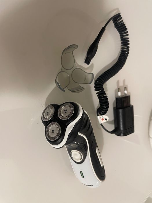 Машинка за бръснене philips