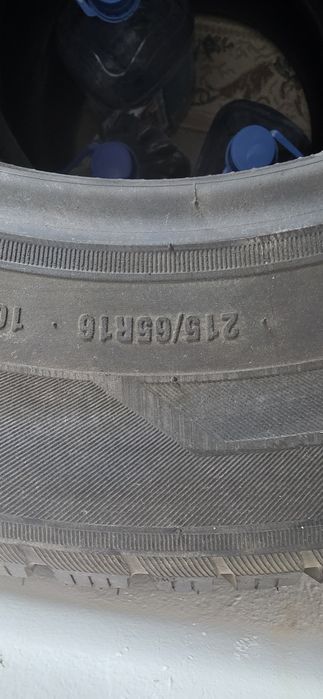 Продаю шипованую резину новую