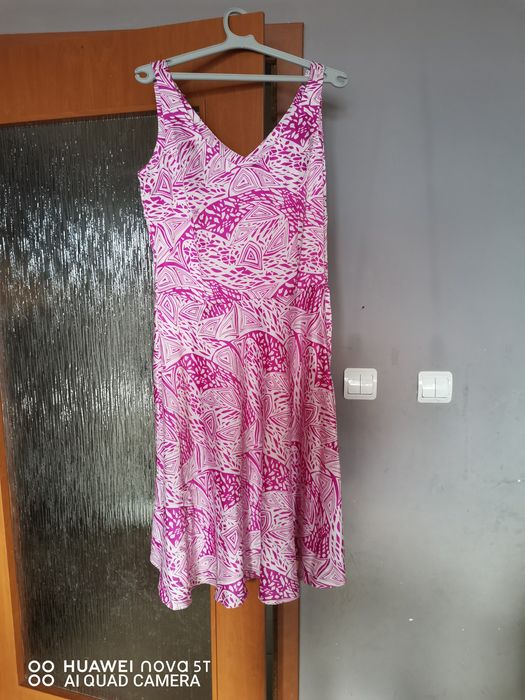 Различни рокли размер М