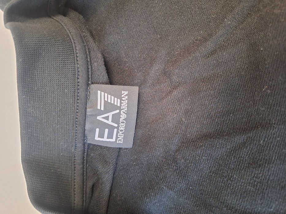 Trening de Emporio Armani comod și modern