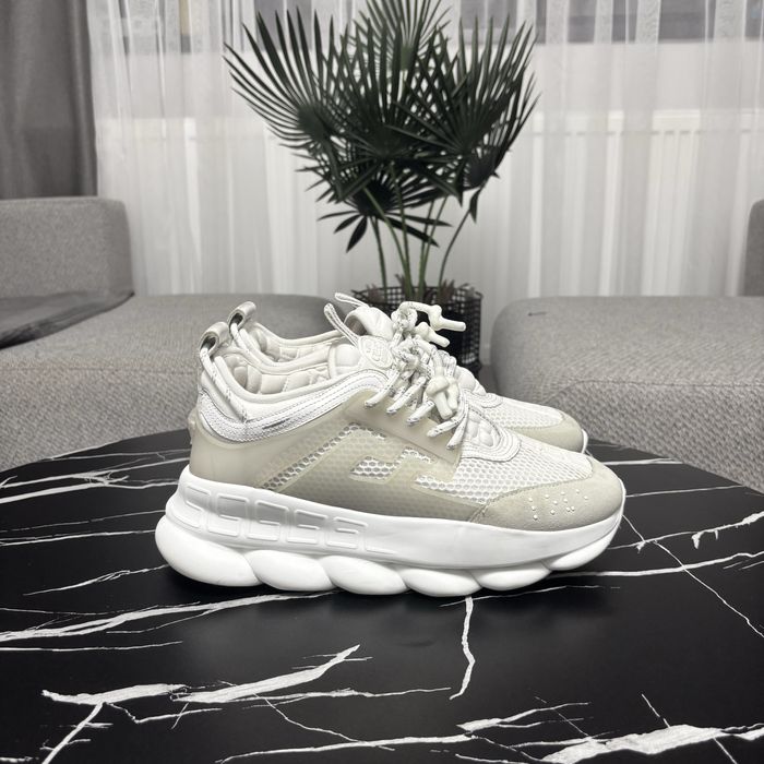 Versace chain reaction