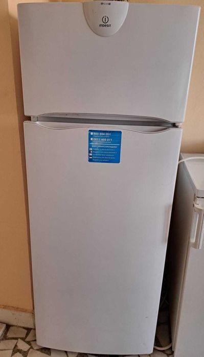 Хладилник и хладилна камера "Индезит"