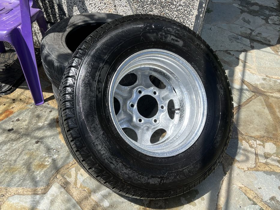 Гуми с джанти за джип Nissan Terrano