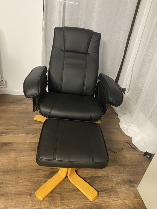 Vand scaun de masaj cu suport de picioare