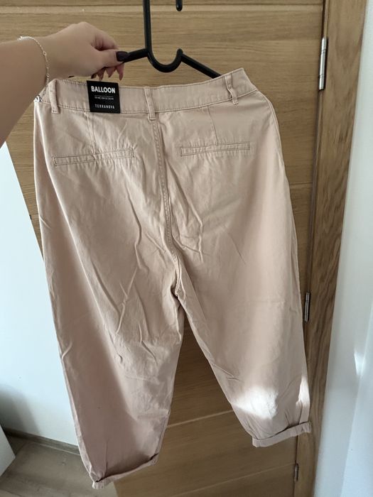 Продавам панталони и дънки