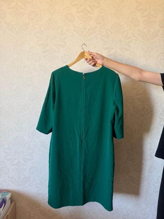 Продается женское платье