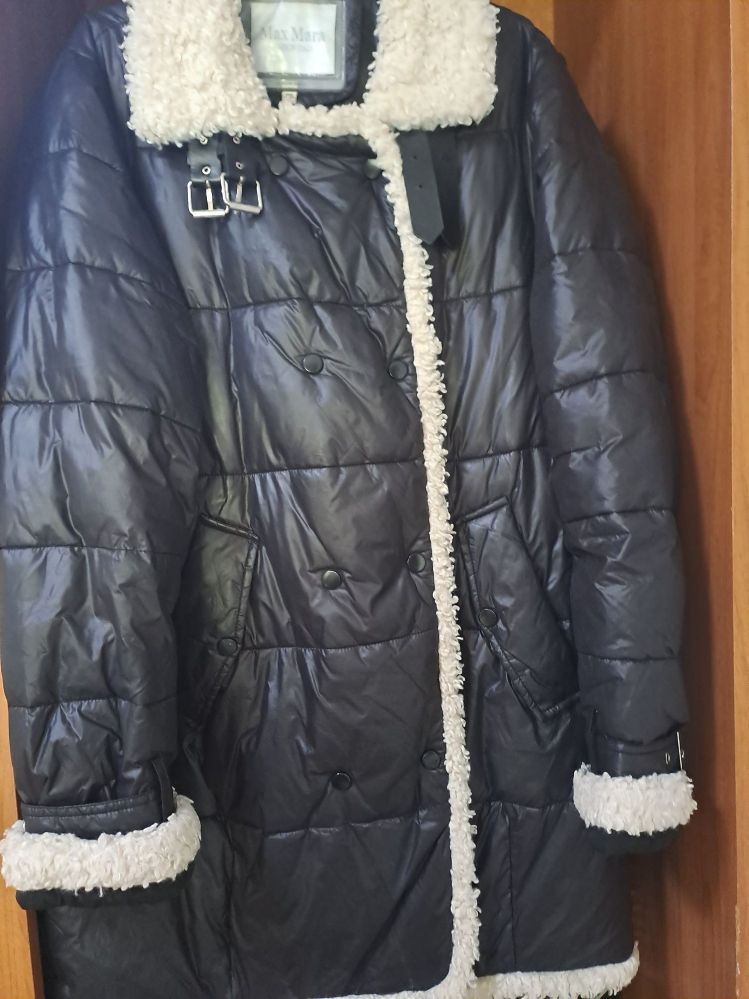 Продам куртку  MaxMara, р48-52