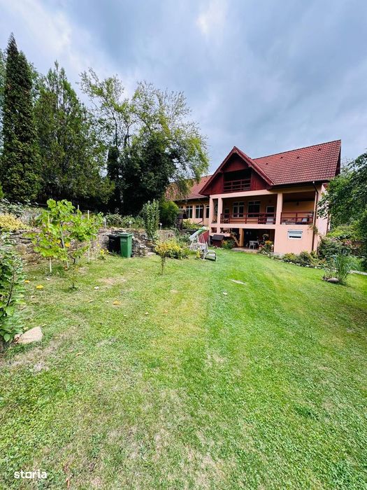 Casa (vila) de vanzare com. Varfuri|Suvita jud Dambovita teren 6000 mp