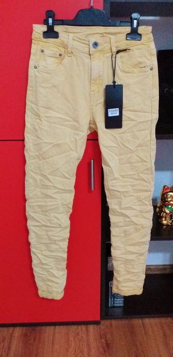 Blugi galbeni damă - 35 Lei