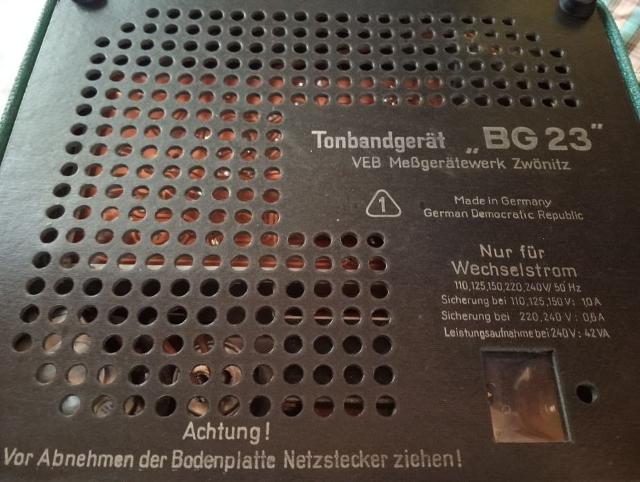 vând magnetofon vechi primele tipuri