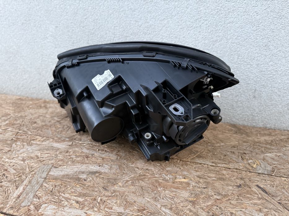 Far dreapta Mercedes GLA W156 Xenon + LED Original Europa