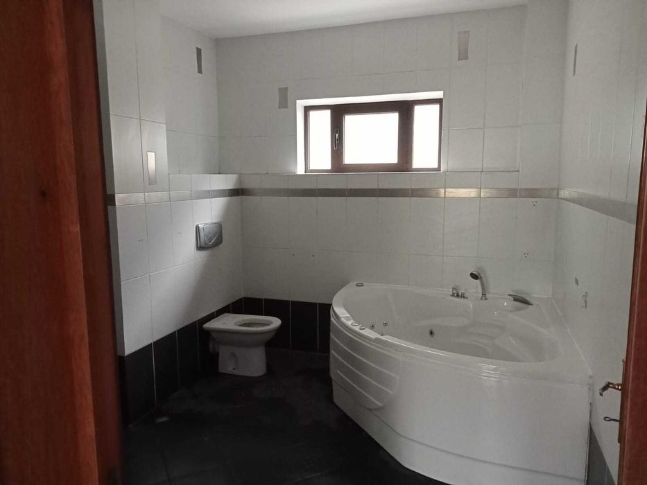 Vand casa vila cladire birouri str morilor