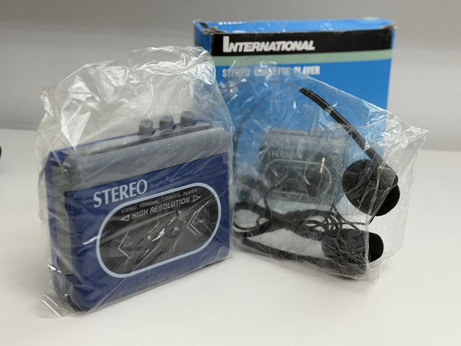 Walkman Vintage anii 90 /Caseta – NOU, în cutie!