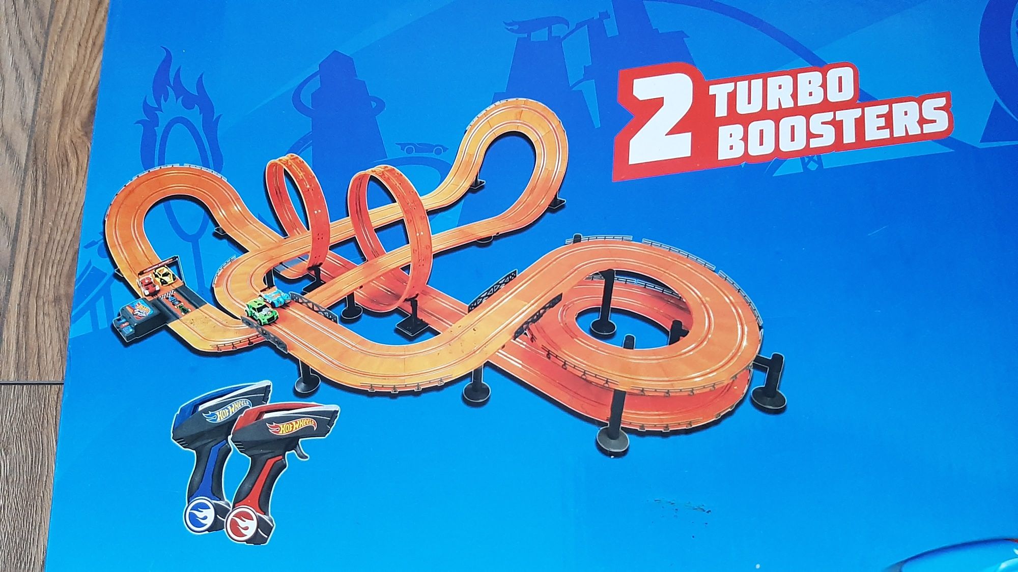 Писти и колички Hot Wheels